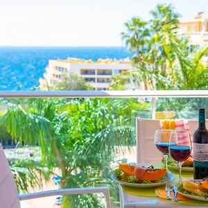 https://tenerife-golf-del-sur.in-canary-islands.com
